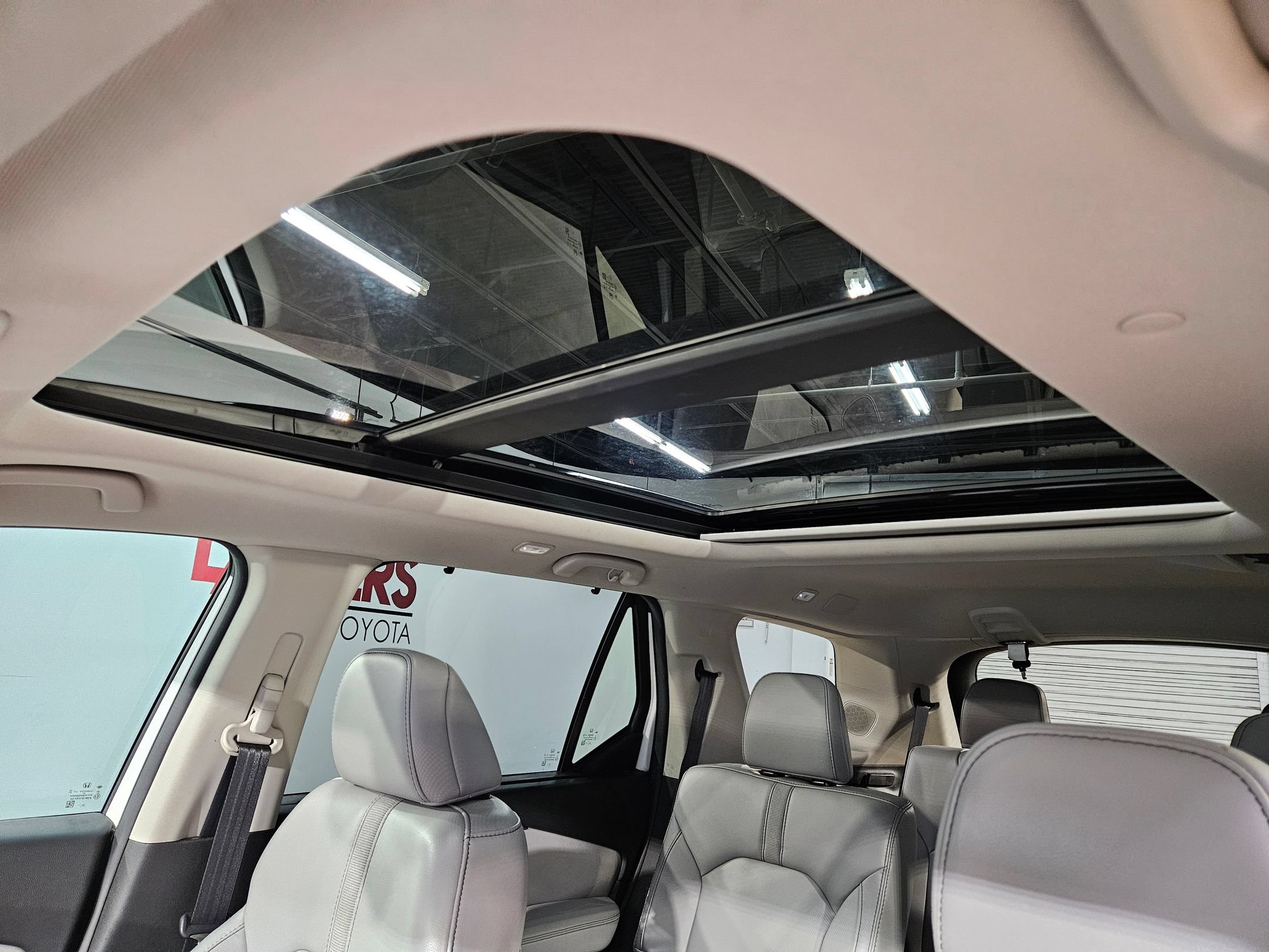 Used 2025 Honda Pilot Touring image 25