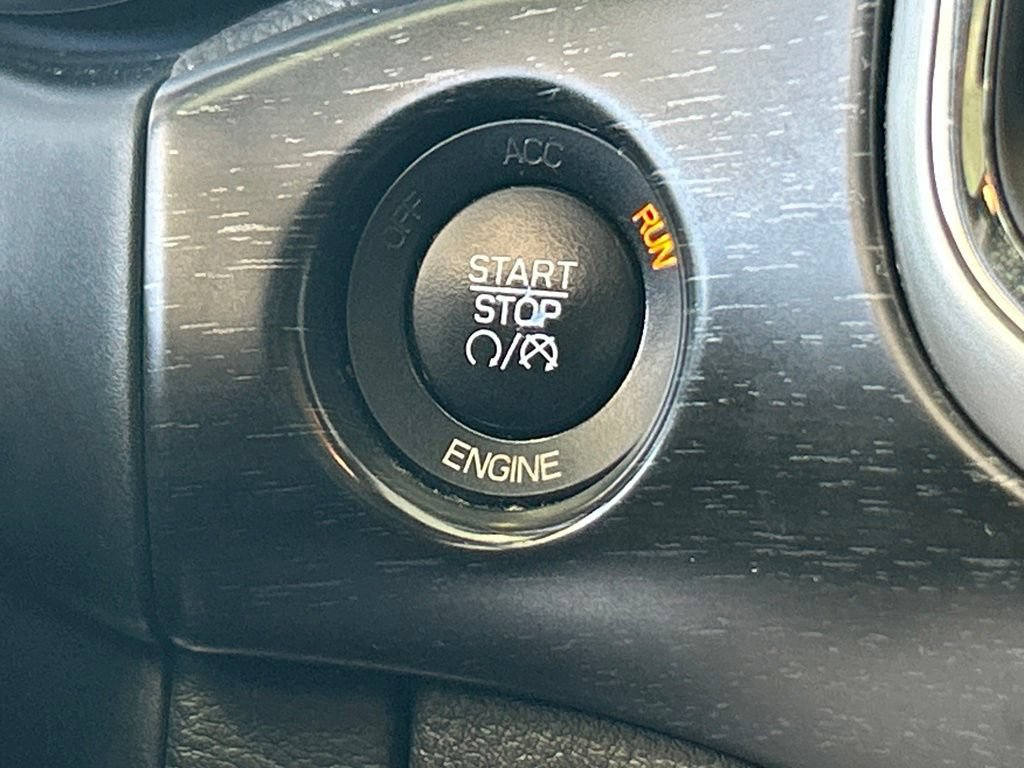 Used 2015 Jeep Grand Cherokee Altitude RWD image 39