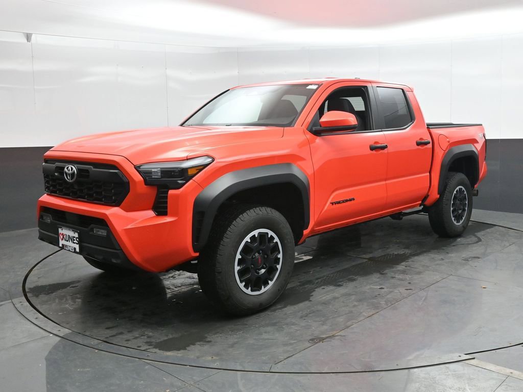 Used 2024 Toyota Tacoma TRD Off-Road AWD/4WD image 9