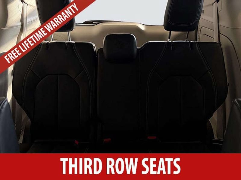 Used 2024 Chrysler Pacifica Limited FWD image 21