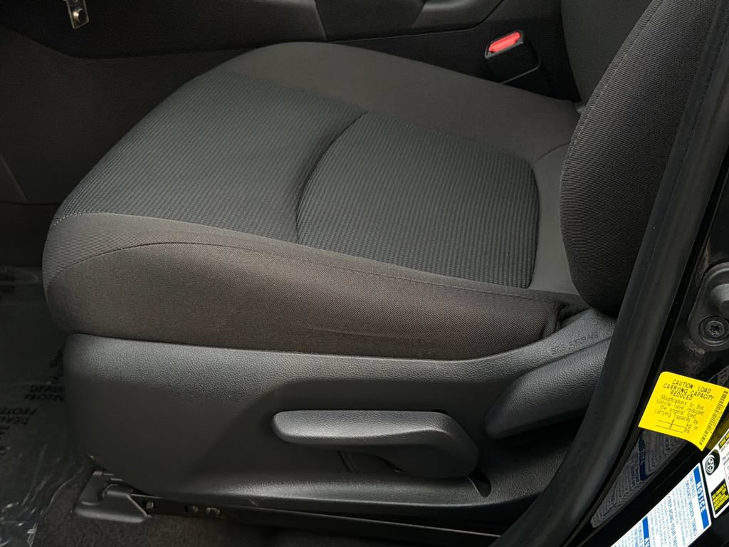 Used 2022 Toyota RAV4 LE AWD/4WD image 20