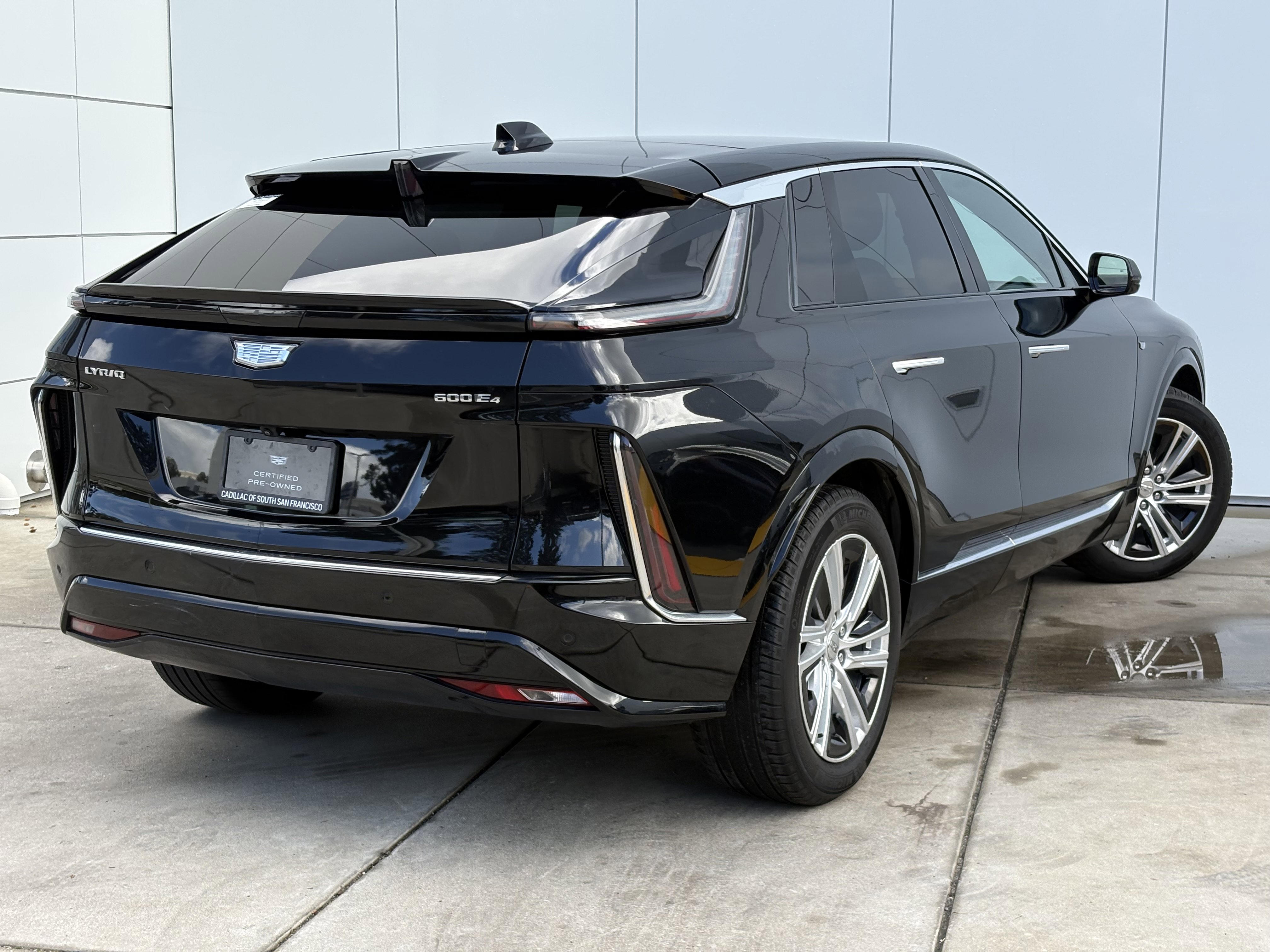 Used 2024 Cadillac Lyriq Tech AWD/4WD image 7