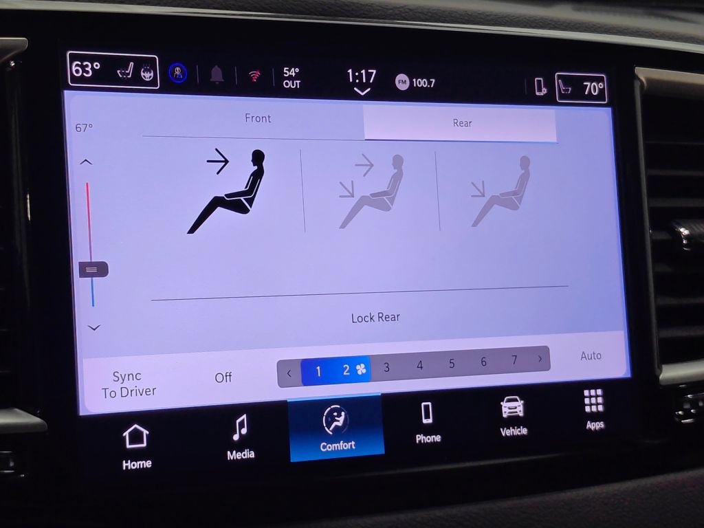 Used 2025 Chrysler Pacifica Select FWD image 42