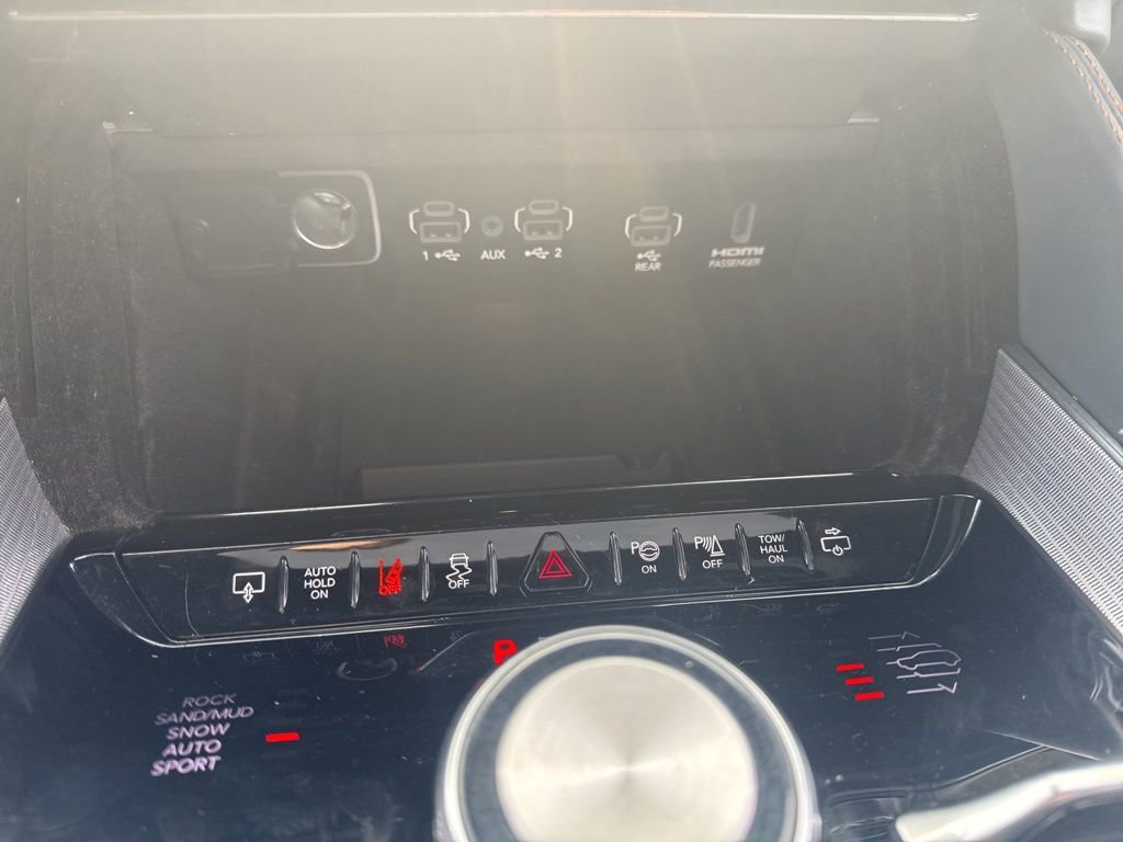 Used 2022 Jeep Grand Wagoneer Series III w/ Rear Seat Video Group 1 image 29