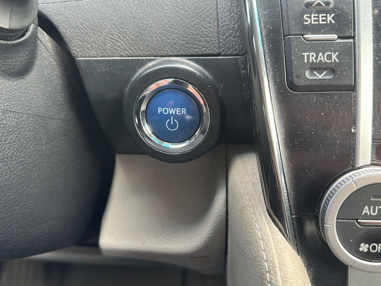 Used 2012 Toyota Camry LE image 12