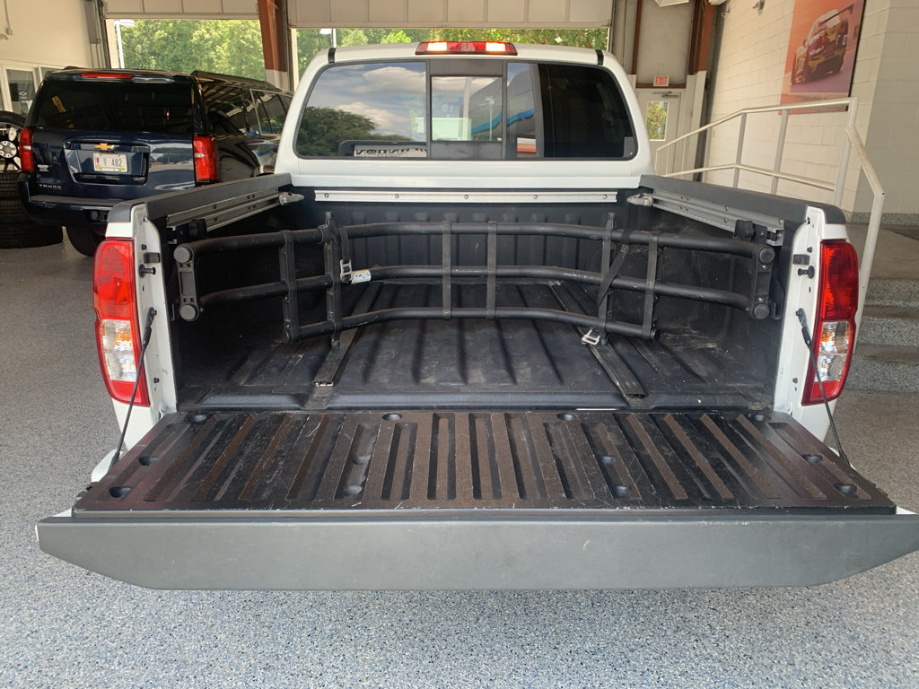Used 2020 Nissan Frontier SV w/ Midnight Edition Floor Mats RWD image 8