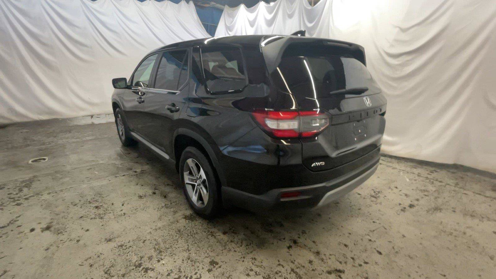 Certified 2025 Honda Pilot EX-L image 10