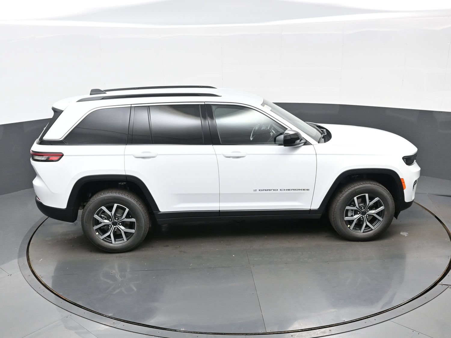 New 2027 Jeep Grand Cherokee Laredo AWD/4WD image 26