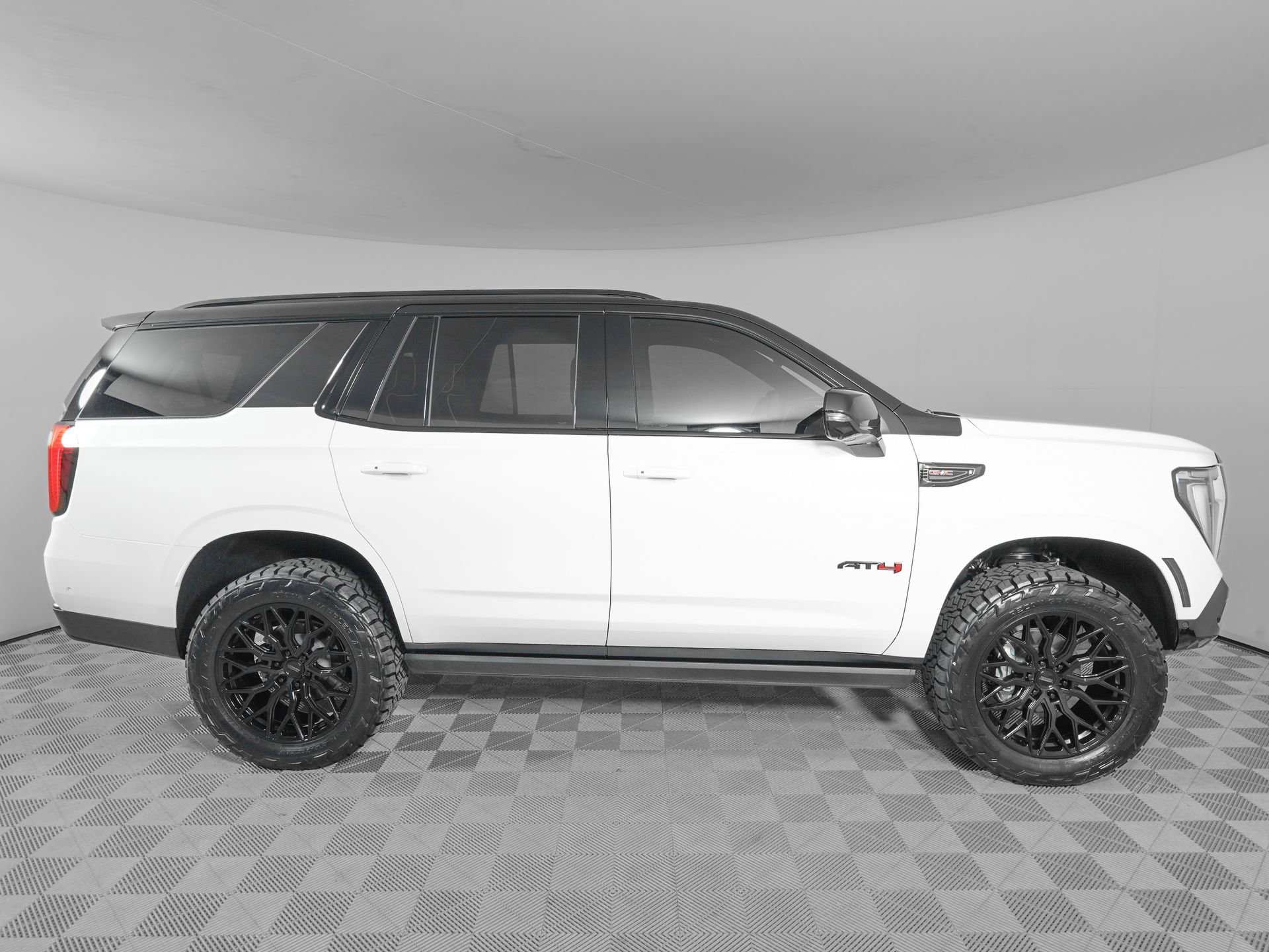 Used 2026 GMC Yukon AT4 Ultimate AWD/4WD image 4