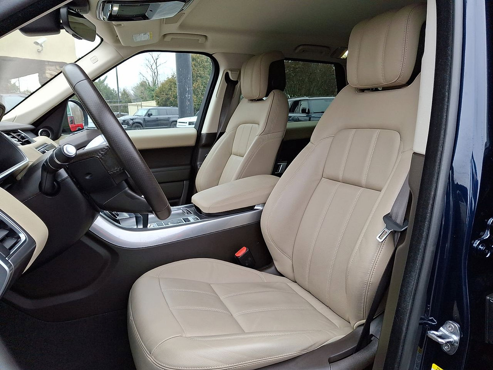 Used 2021 Land Rover Range Rover Sport SE image 17