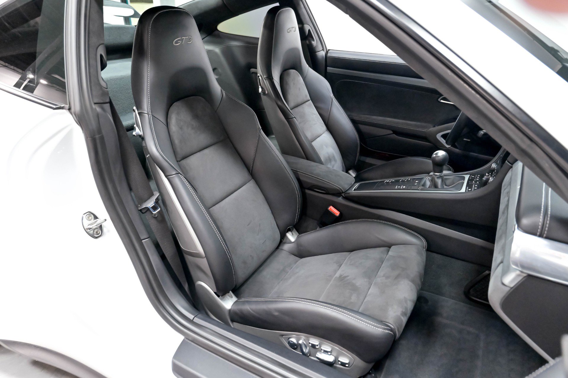 Used 2018 Porsche 911 GT3 RWD image 29