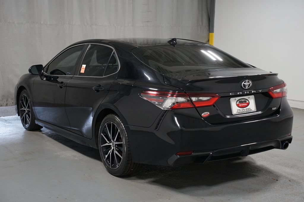 Used 2022 Toyota Camry SE FWD image 6