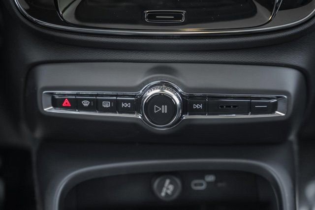 New 2026 Volvo XC40 B5 Plus w/ Protection Package Premier image 24