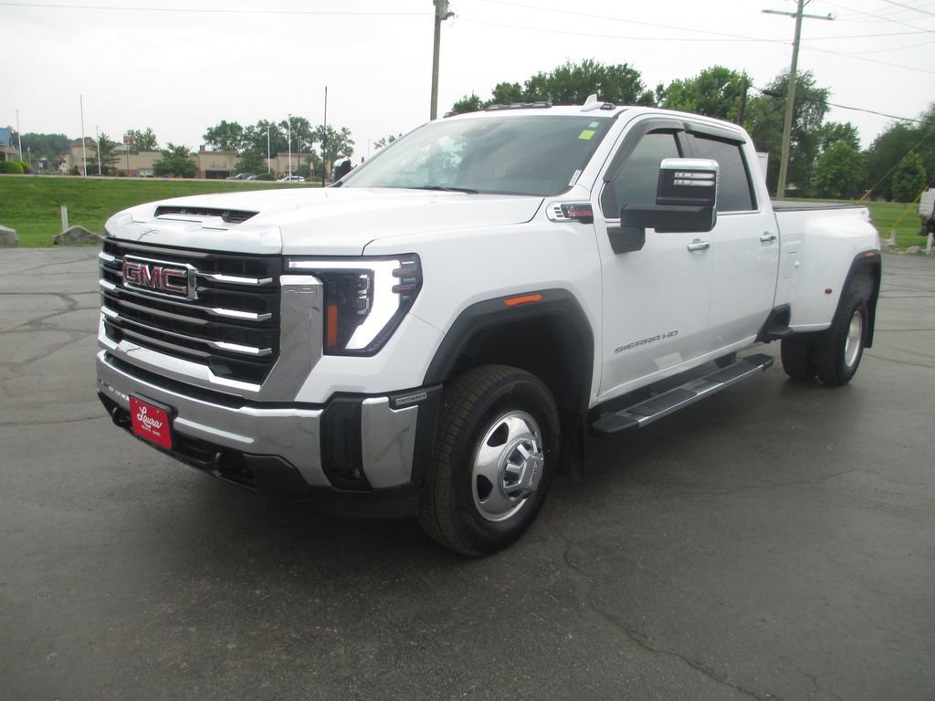 Used 2024 GMC Sierra 3500 SLT w/ SLT Convenience Package AWD/4WD image 14