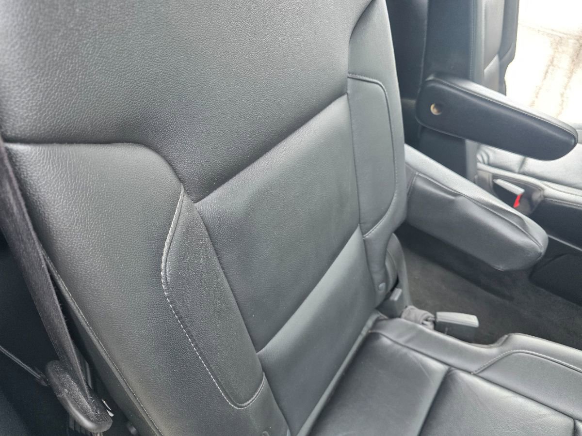 Used 2018 Chevrolet Suburban LT AWD/4WD image 31