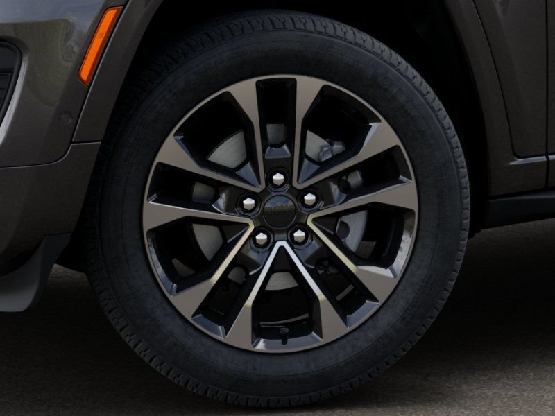 New 2025 Jeep Grand Cherokee Overland w/ Adv Protech Group III AWD/4WD image 9