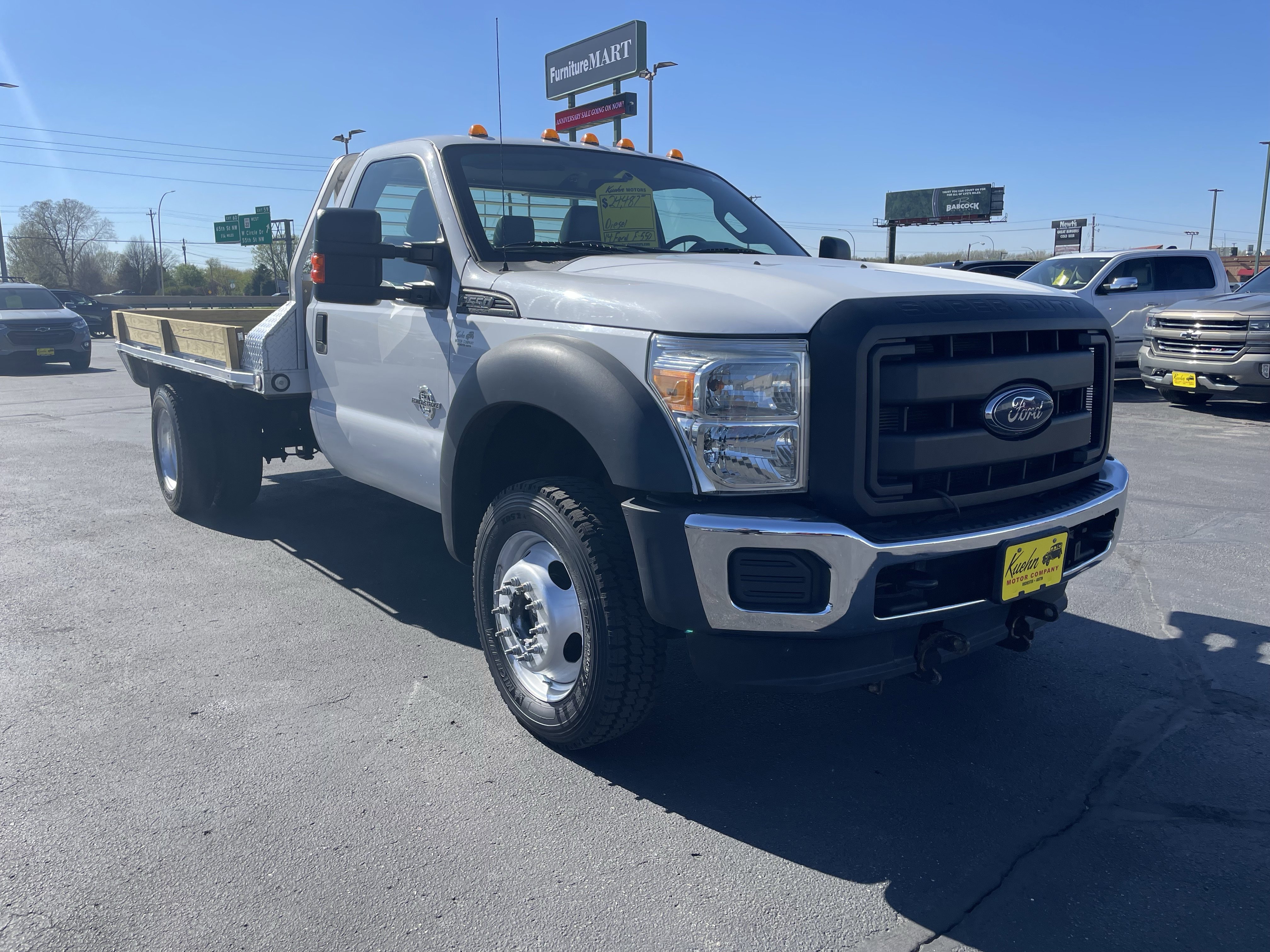 Used 2014 Ford F550 4x4 Regular Cab Super Duty image 2
