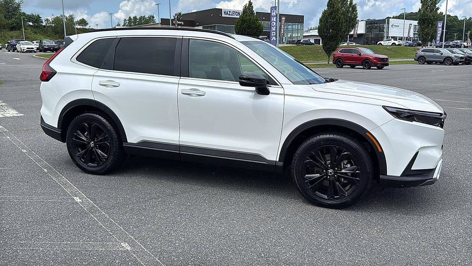 Used 2024 Honda CR-V Sport Touring image 3