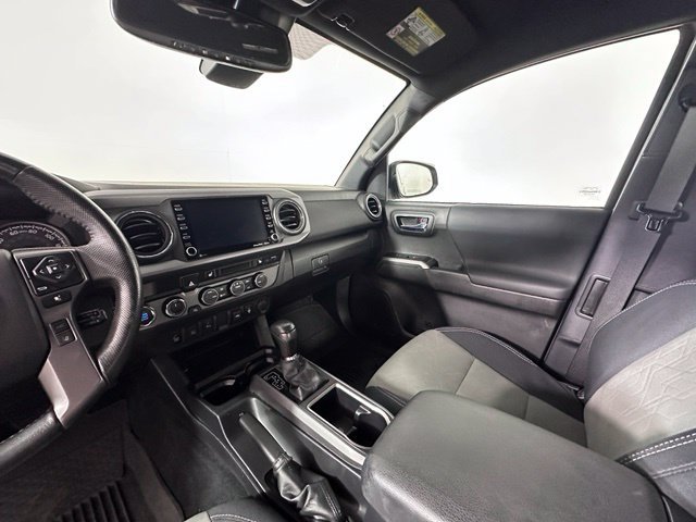 Used 2022 Toyota Tacoma TRD Off-Road w/ TRD Premium Off Road Package AWD/4WD image 24