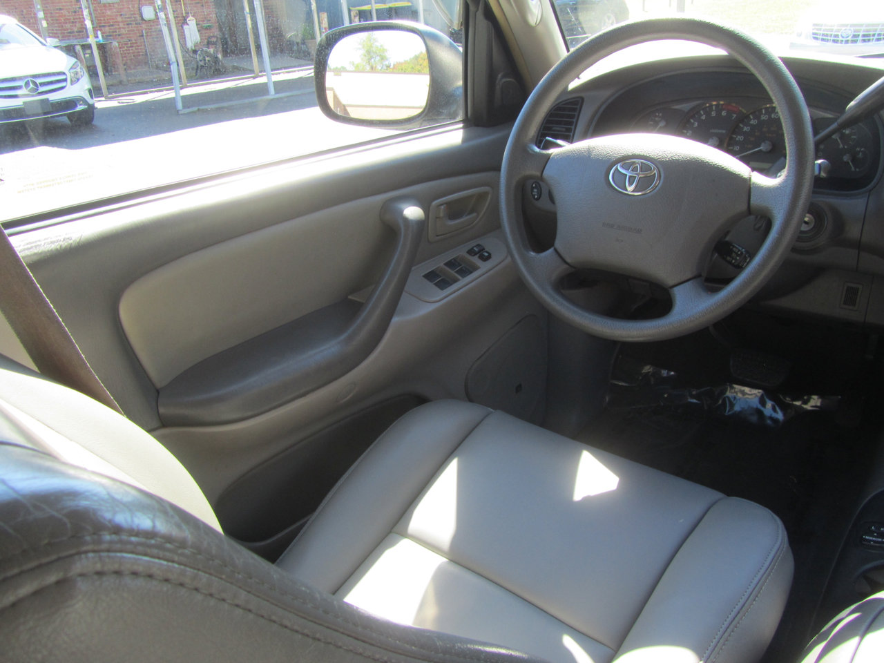 Used 2006 Toyota Sequoia SR5 image 12