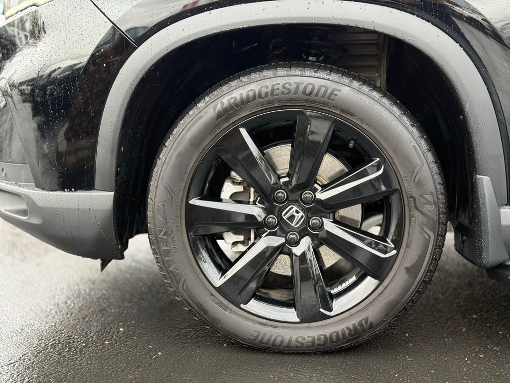 Used 2025 Honda Pilot Black Edition image 9