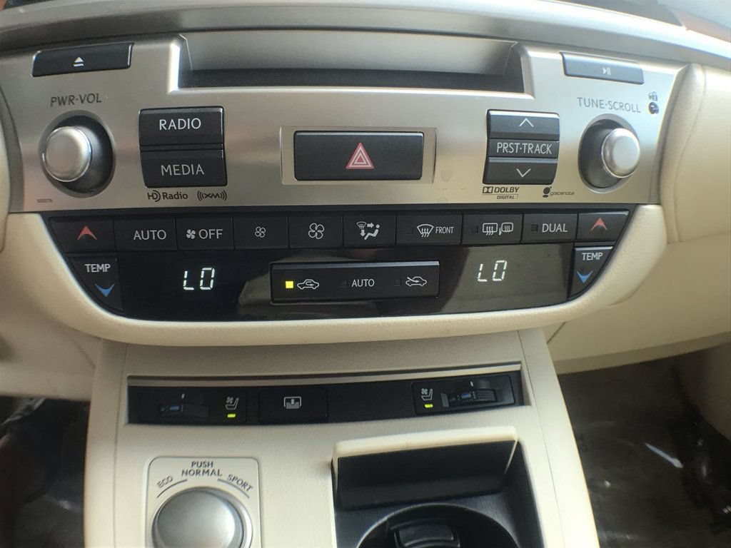 Used 2013 Lexus ES 300h w/ Luxury Pkg FWD image 20