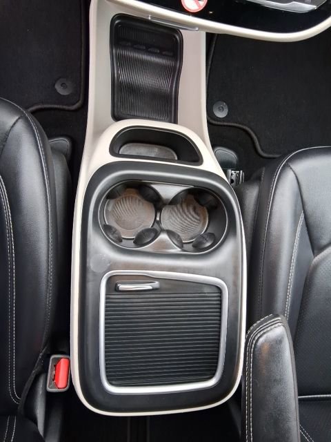 Used 2024 Chrysler Pacifica Touring-L image 20