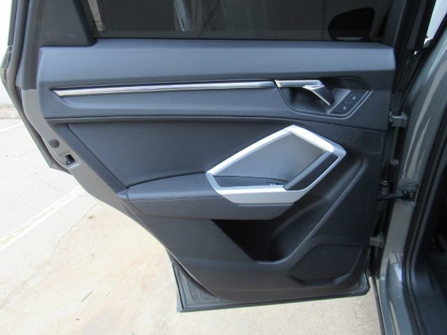 Used 2022 Audi Q3 2.0T Premium Plus w/ Premium Plus Package AWD/4WD image 19