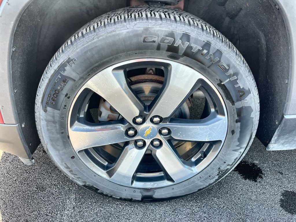Used 2023 Chevrolet Traverse LT w/ LT Premium Package AWD/4WD image 33