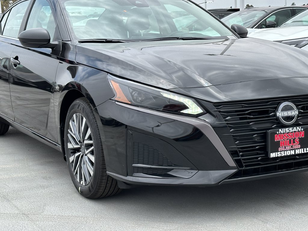 New 2026 Nissan Altima 2.5 SV FWD image 11