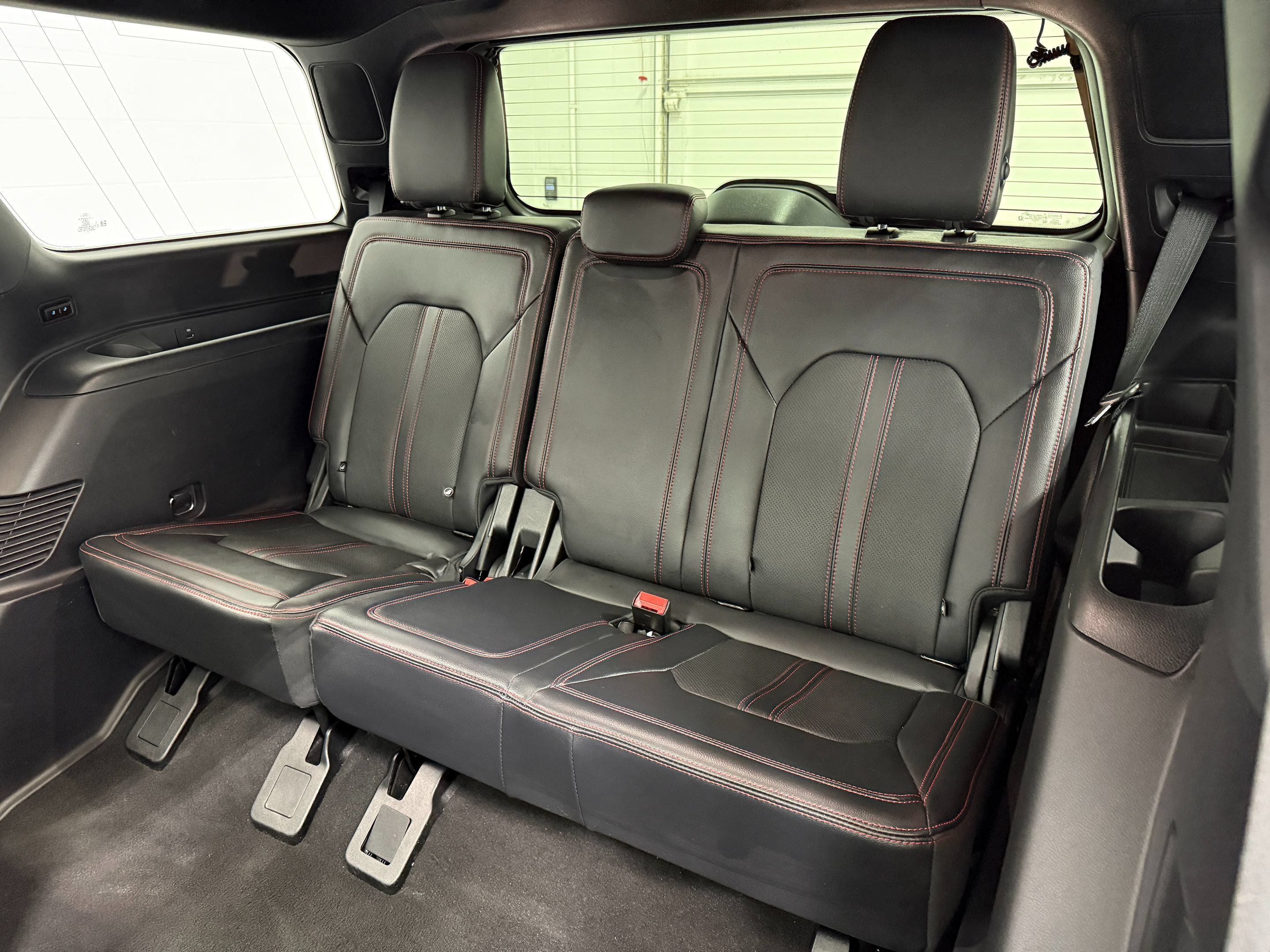 Used 2023 Ford Expedition Limited AWD/4WD image 14