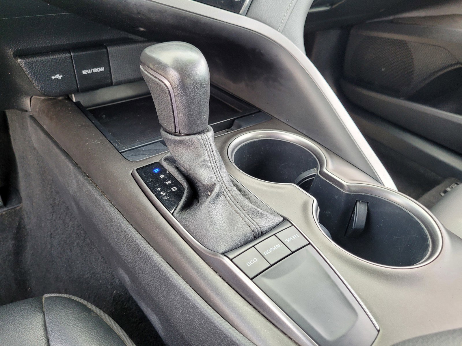 Used 2024 Toyota Camry SE image 20