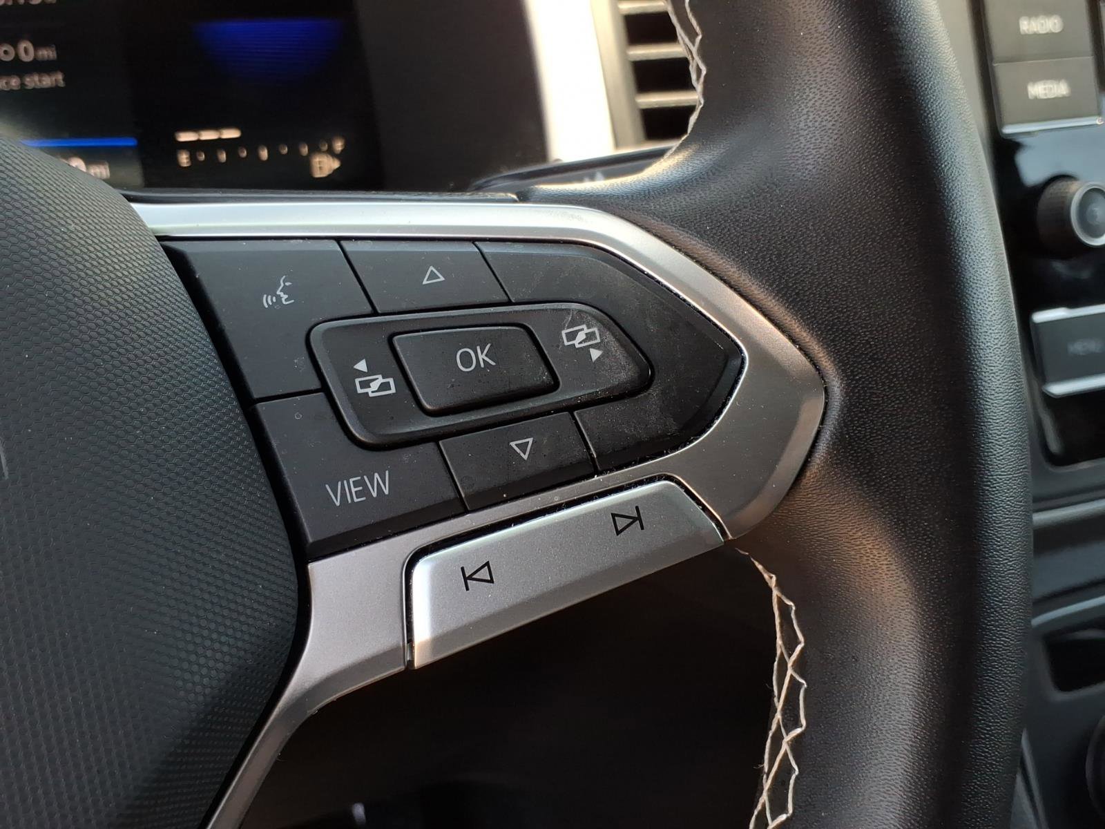 Certified 2023 Volkswagen Atlas Cross Sport SE AWD/4WD image 33