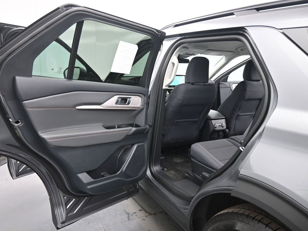 New 2025 Ford Explorer Active image 19