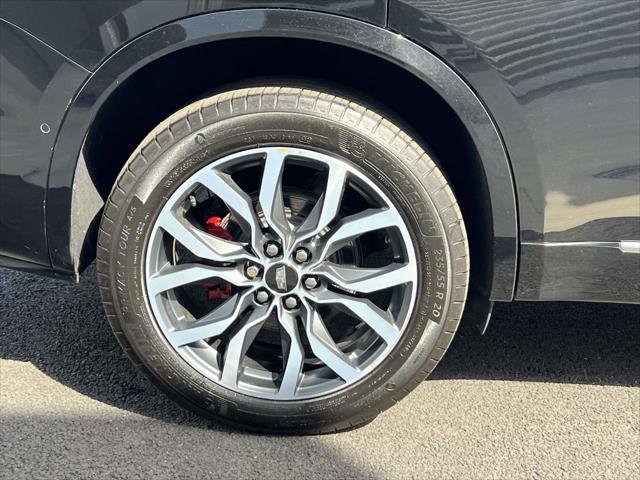 Used 2024 Cadillac XT6 Sport w/ Technology Package AWD/4WD image 9