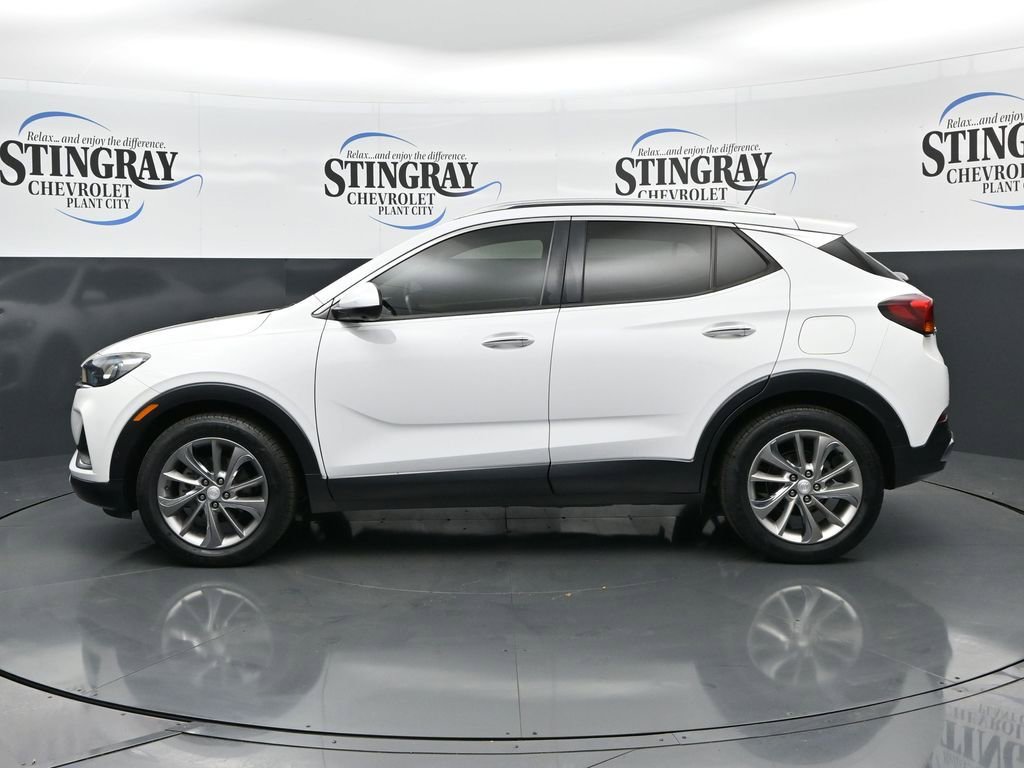 Used 2021 Buick Encore GX Essence w/ Advanced Technology Package image 4