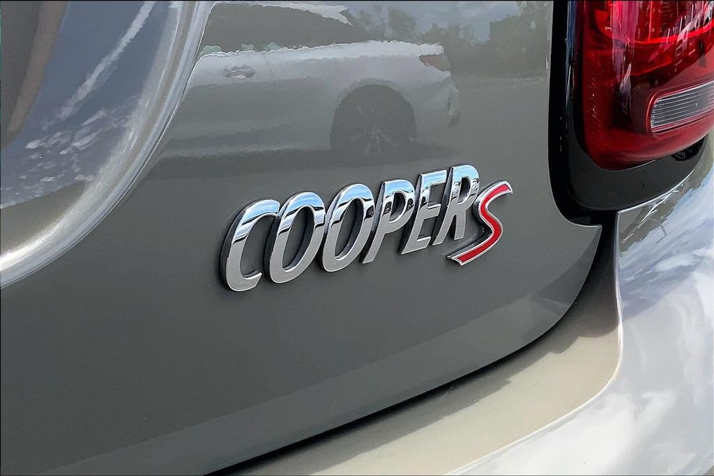 Used 2019 MINI Cooper S w/ Signature Upholstery Package FWD image 8
