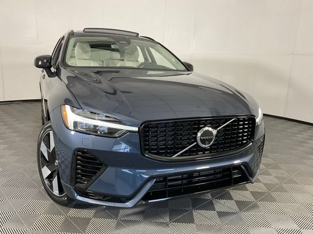 Used 2024 Volvo XC60 T8 Plus w/ Protection Package Premier AWD/4WD image 10