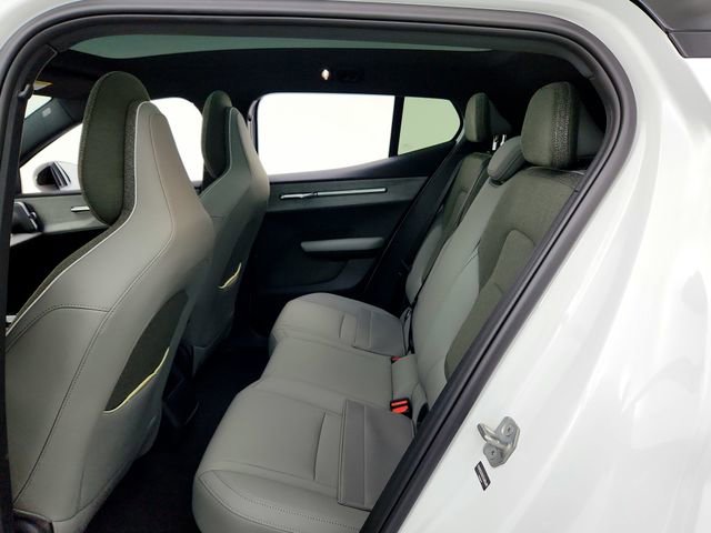 New 2025 Volvo EX30 Plus w/ Protection Package Premier image 28