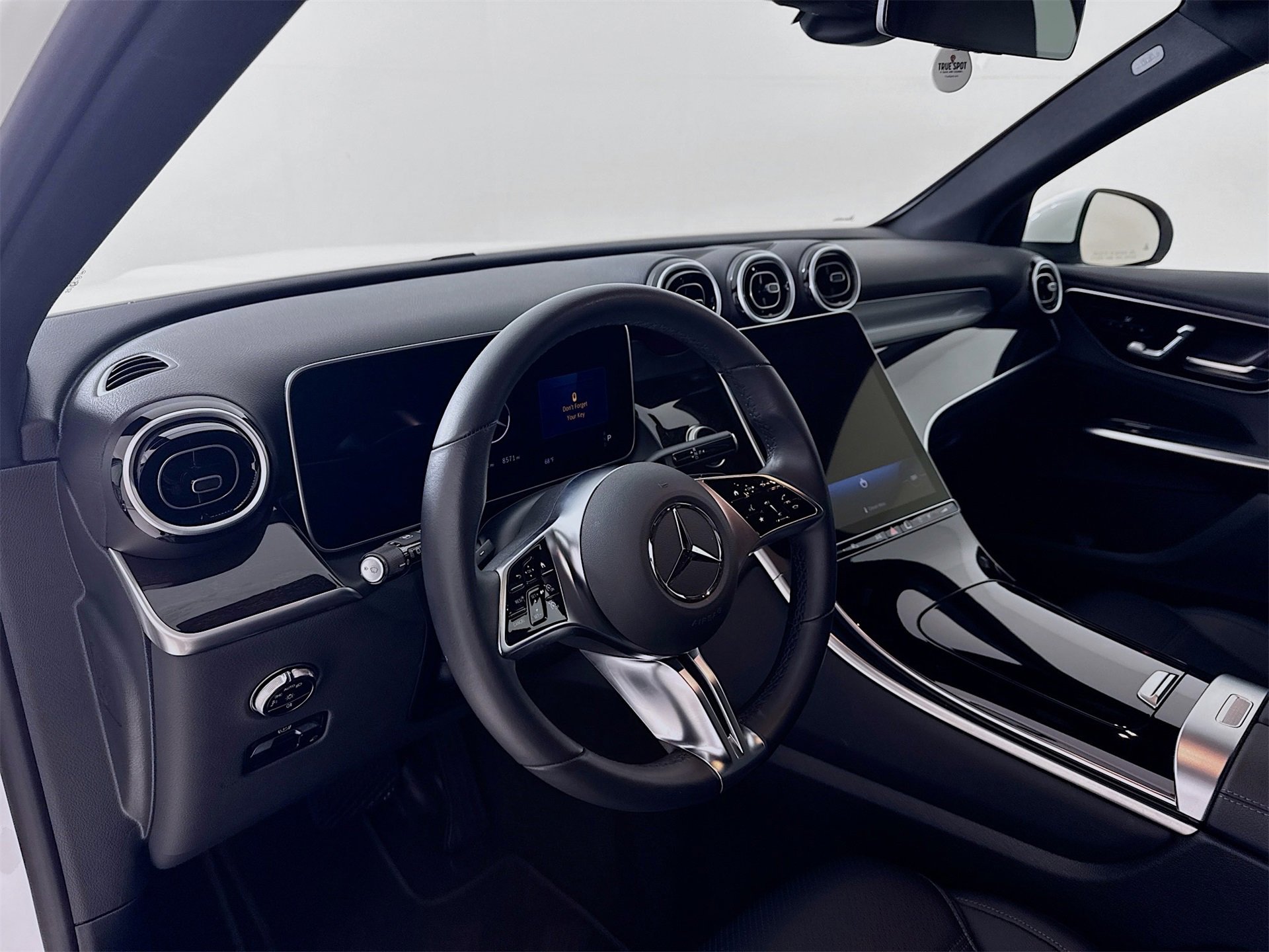 Certified 2025 Mercedes-Benz GLC 300 image 10