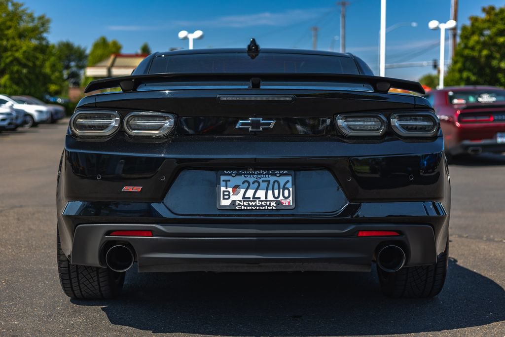 Used 2021 Chevrolet Camaro SS RWD image 8