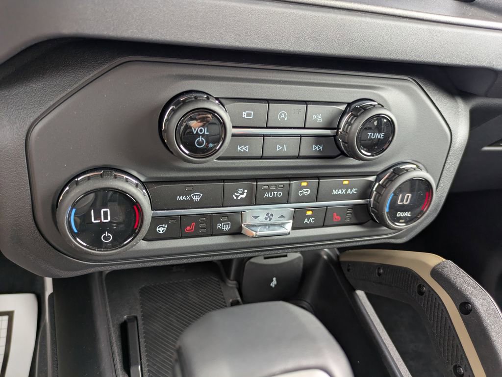 New 2025 Ford Bronco Badlands AWD/4WD image 14