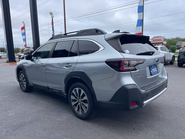 Used 2023 Subaru Outback Limited AWD/4WD image 5