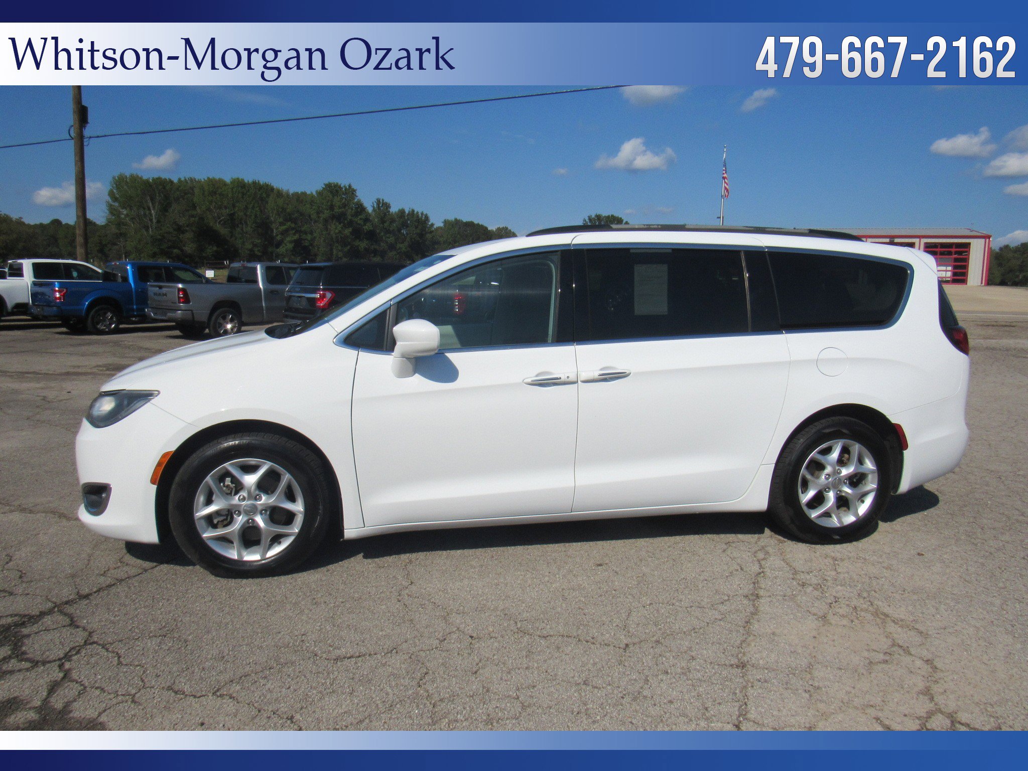 Used 2018 Chrysler Pacifica Touring Plus w/ Tire & Wheel Group image 6