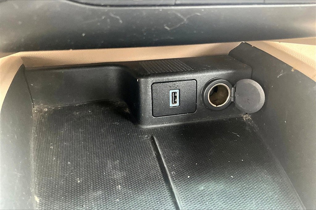 Used 2020 Ford Escape SE image 23