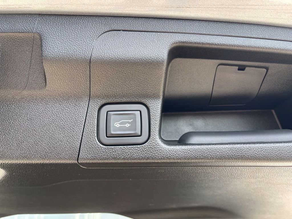 Certified 2023 GMC Acadia SLE w/ Driver Convenience Package image 14