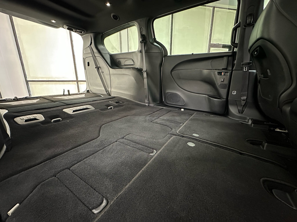 Used 2026 Chrysler Pacifica Limited w/ S Appearance Package FWD image 15