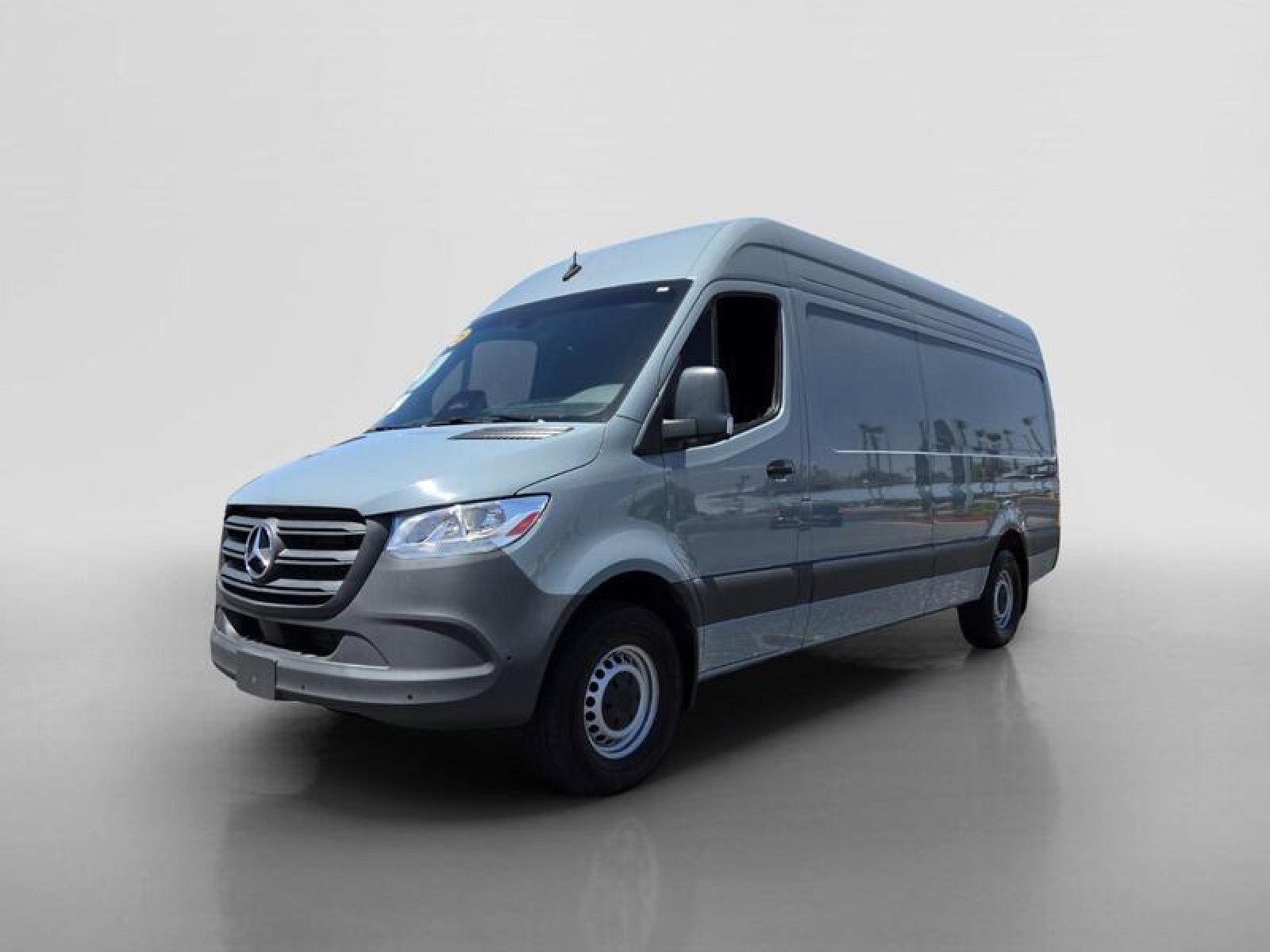 Used 2025 Mercedes-Benz Sprinter 2500 image 8