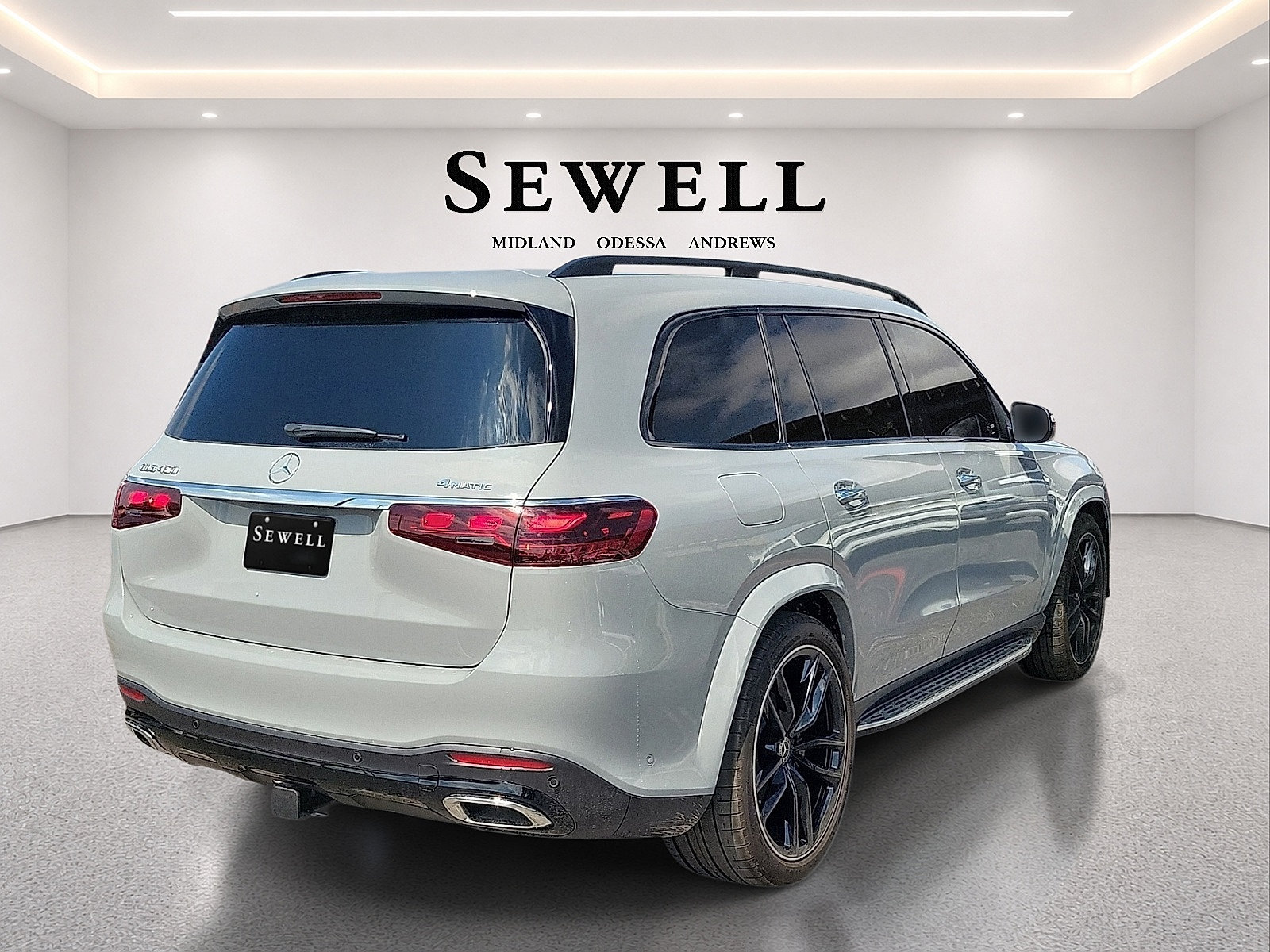Used 2026 Mercedes-Benz GLS 450 4MATIC image 4