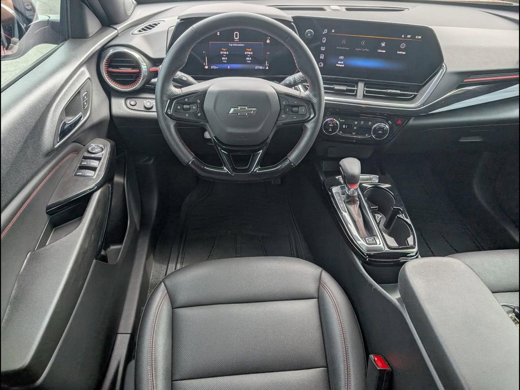 Used 2025 Chevrolet Trax RS w/ Driver Confidence Package image 9